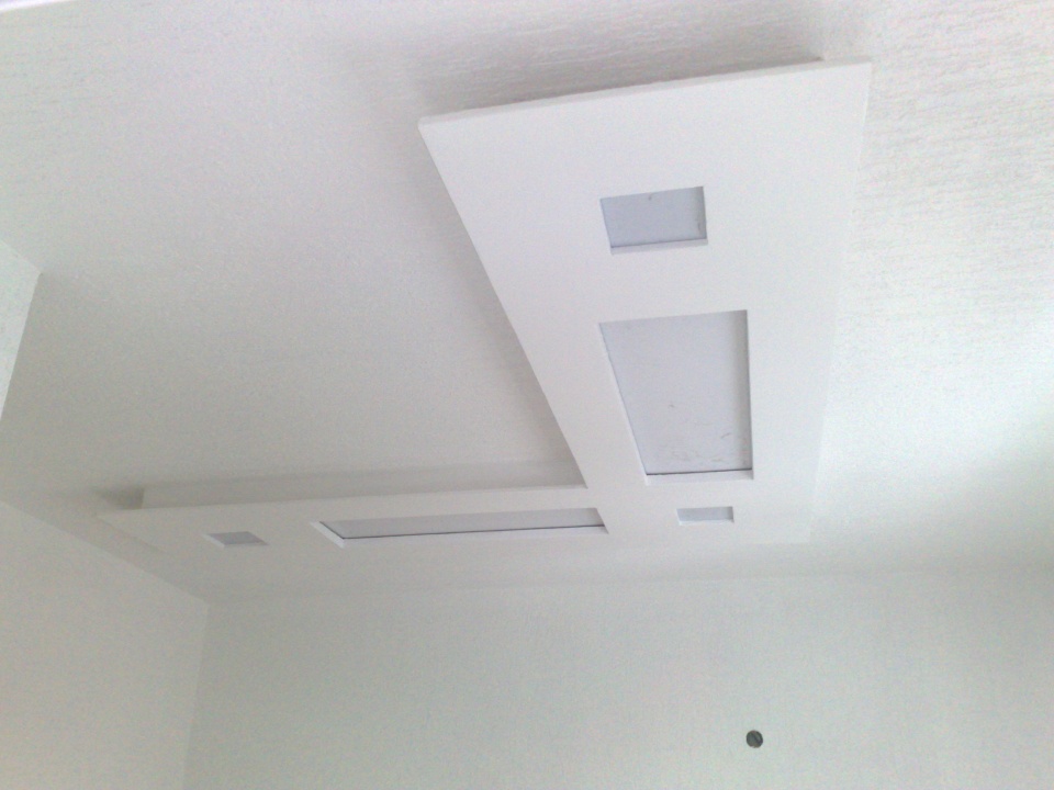 Quadrate als Lichtelemente, Rauhputz
